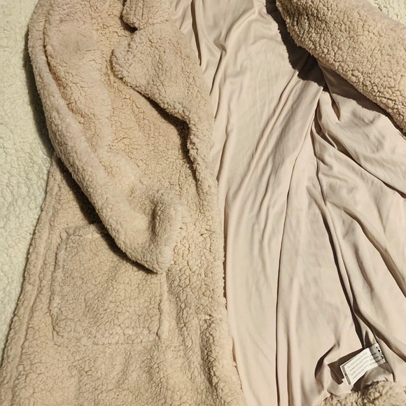 Asoran Collection Fuzzy Coat - Picture 2 of 2